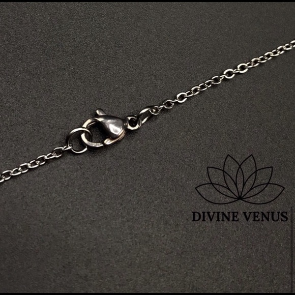 Palm Tree 🌴 Necklace | Stainless Steel - Picture 5 of 5